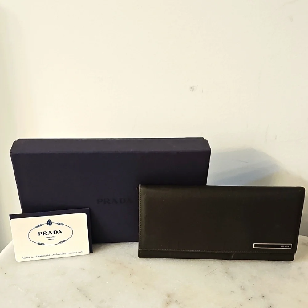 Prada Black Wallet - Picture 1 of 12
